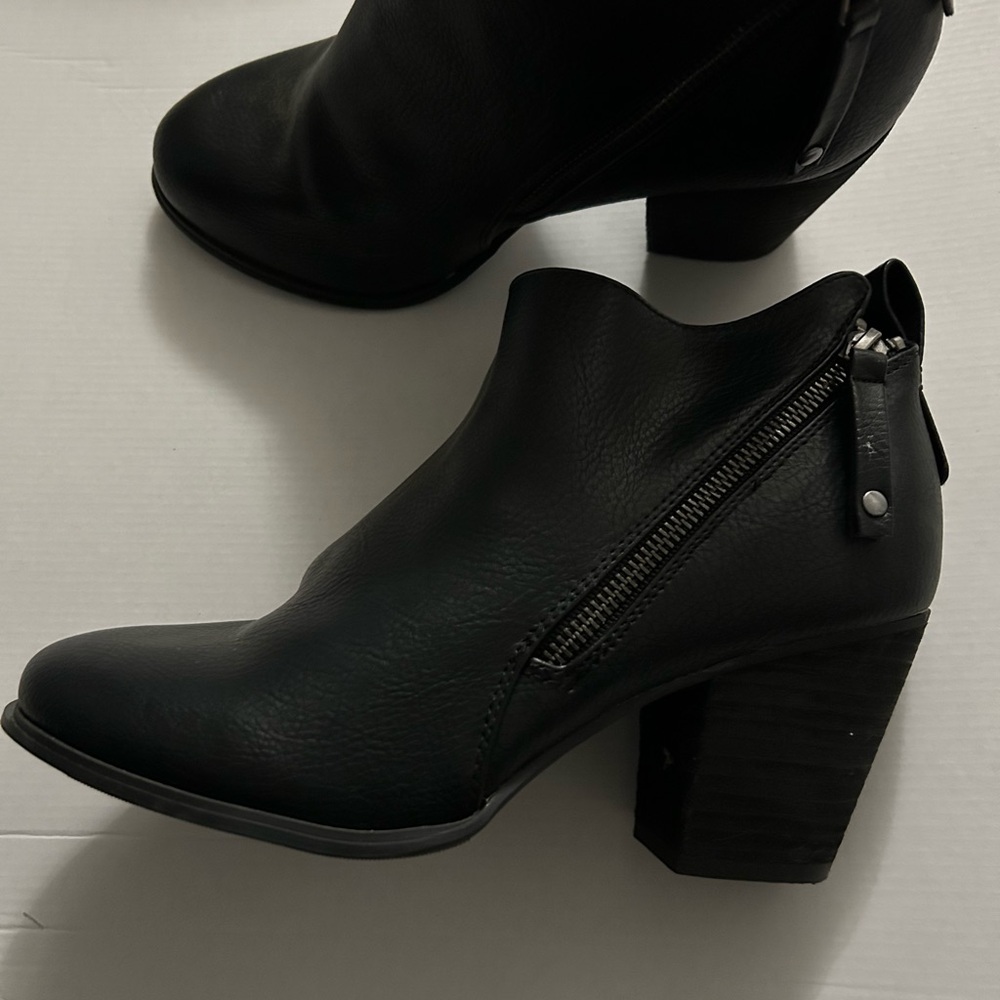 Torrid Side Zip Heel Bootie Black Size 9WW Extra Wide Boots Rock Biker Block